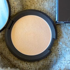 BECCA SHIMMERING SKIN PERFECTOR PRESSESD MOONSTONE 💛🌸
